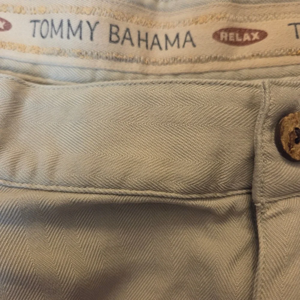 Tommy Bahama Relax Mens 32 Silk Shorts Pleated Herringbone Khaki Stone Tan